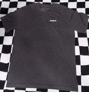 Patagonia Black T Shirt P6 Logo Responsibili Tee Mens Medium Box Logo